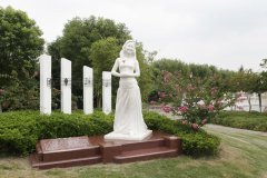 Z6官网集团：以工匠精神展现碑雕工艺的魅力，纪念邓丽君的永恒歌声